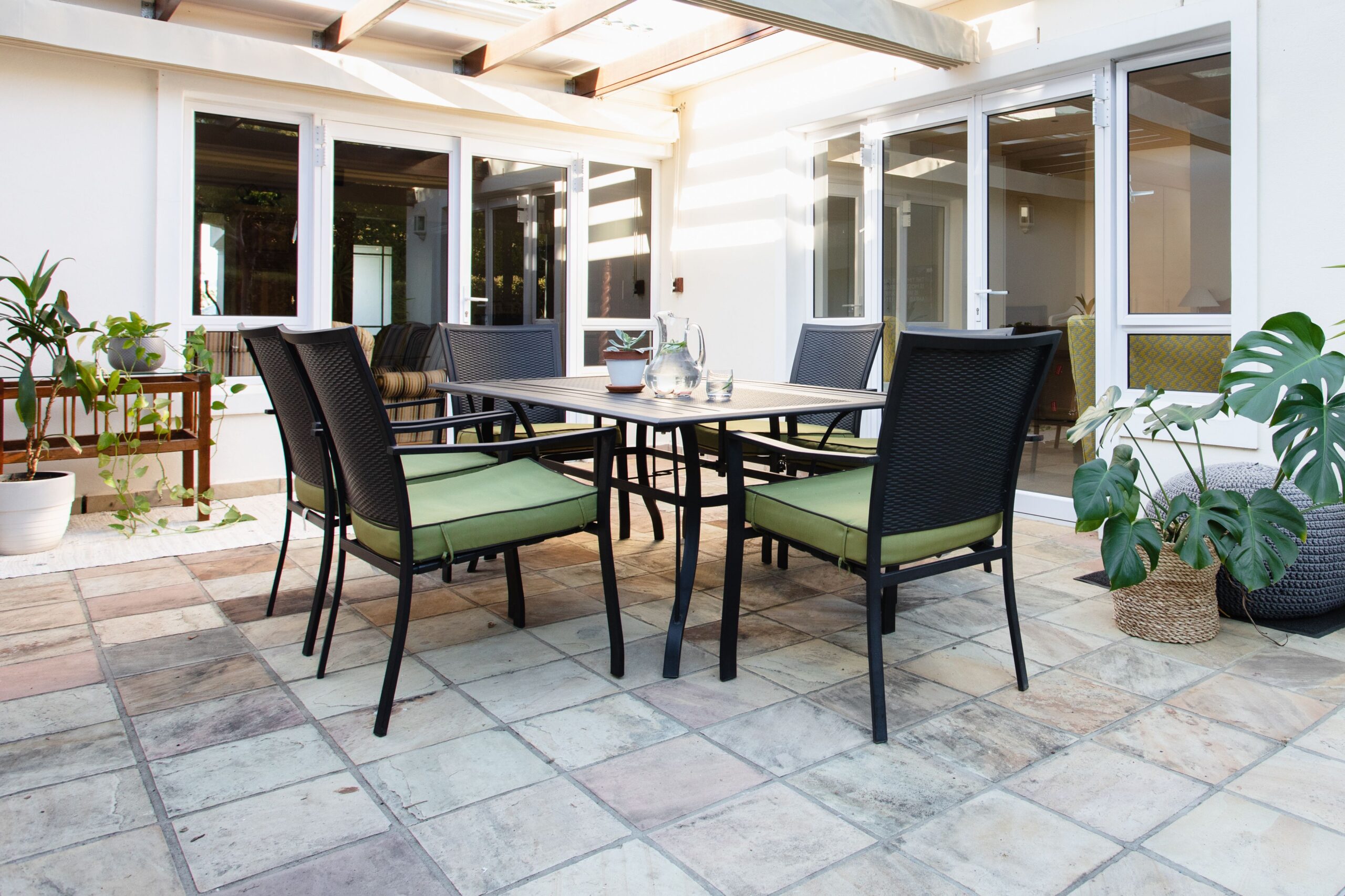 You are currently viewing Pro Tips for Choosing the Right Outdoor Tiles for Your Patio