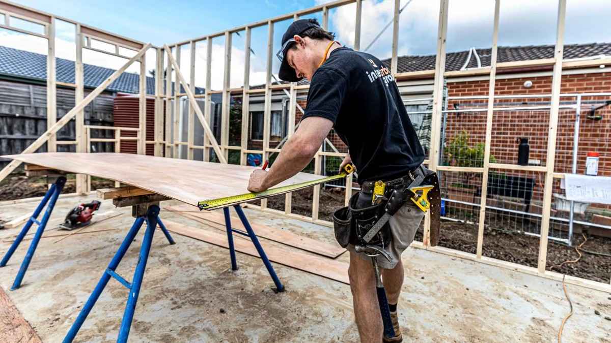 Read more about the article 10 Questions Homeowners Renovating or Building Should Ask Before Buying Formwork LVL